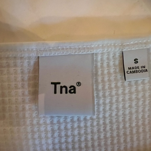 Aritzia - TNA Waffle Scoopneck Longsleeve in White, Size S - Picture 6 of 9